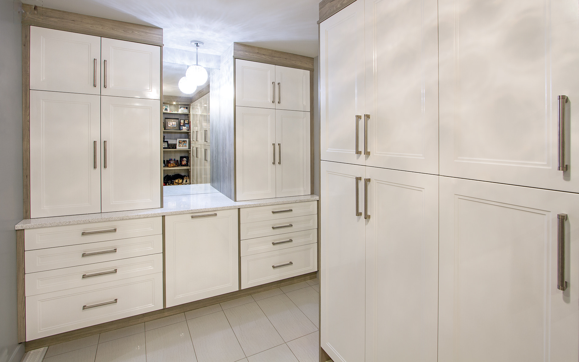 Custom Cabinets & Window Blinds in Blackfalds